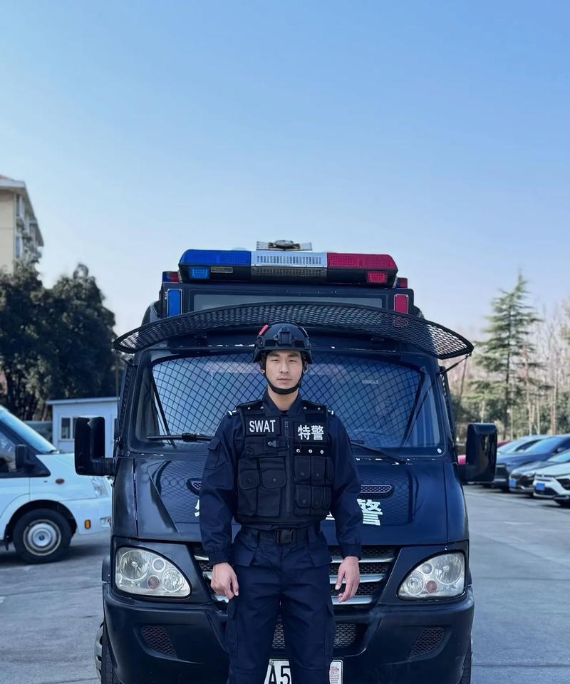 职业特警在绝地求生中的表现如何？
