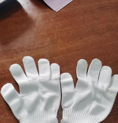 雪片手套在绝地求生中的使用技巧是什么？