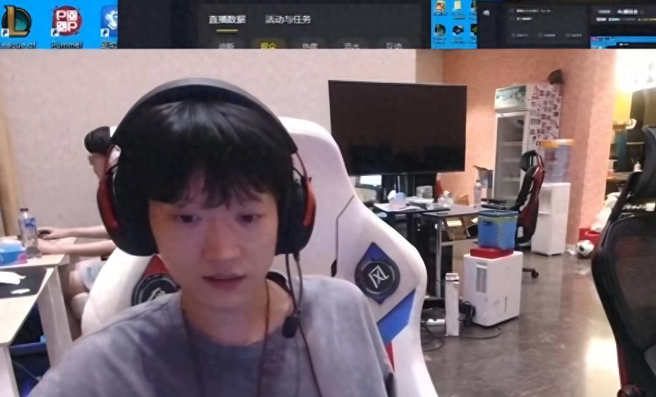 【AL中单深夜开播谈及Faker交手，辅助Kael竟还在Rank！全网的认可】图1
