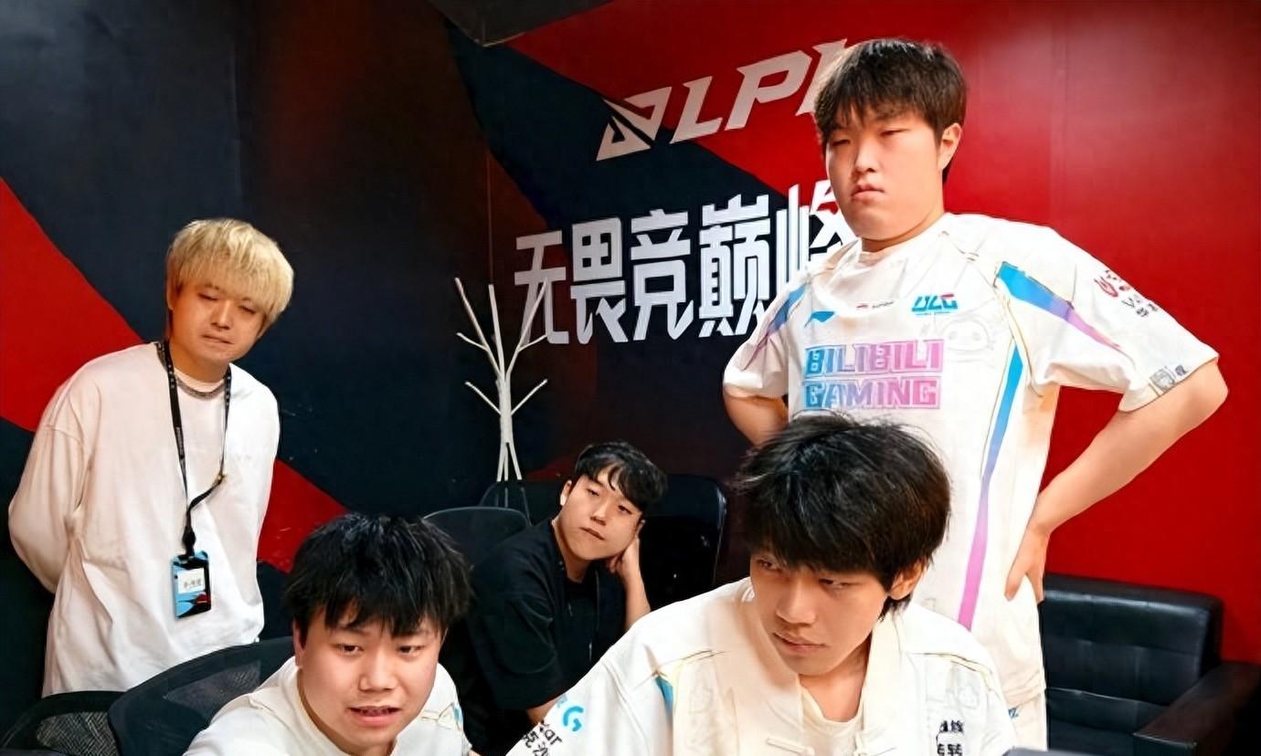 【BLG惊天节奏粉丝炸锅，新打野被指非国产，不能自称全华班了？】图1